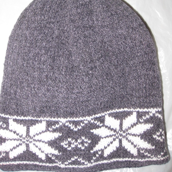 NEW with Tag, Dark Gray & white beanie hat. Teens, Girls, Boys, Unisex, S- Med - Picture 3 of 3